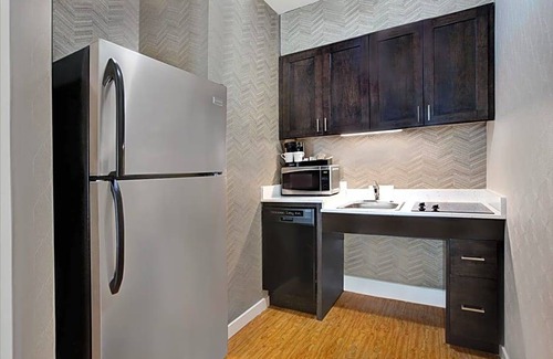 Lincolnshire Hotel | 3-Star Hotel ∙ Homewood Suites by Hilton Chicago-Lincolnshire