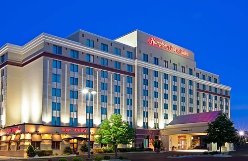 Skokie Hotel | 3-Star Hotel ∙ Hampton Inn & Suites Chicago North Shore