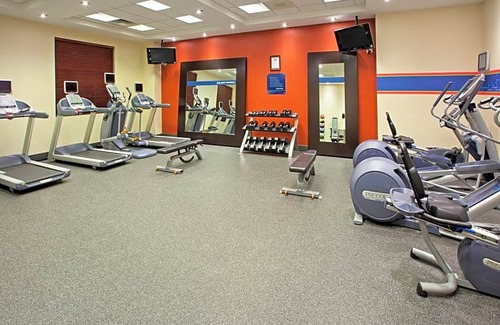Skokie Hotel | 3-Star Hotel ∙ Hampton Inn & Suites Chicago North Shore