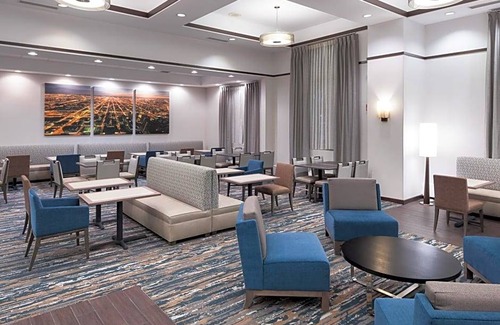 Skokie Hotel | 3-Star Hotel ∙ Hampton Inn & Suites Chicago North Shore