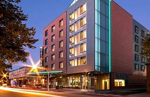 Hyde Park Hotel | 3-Star Hotel ∙ Hyatt Place Chicago-South/University Medical Center