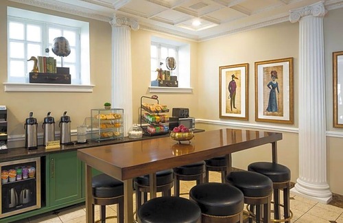 Lake View East Hotel | 3-Star Hotel ∙ The Willows Hotel