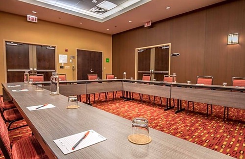 Streeterville Hotel | 3-Star Hotel ∙ Courtyard Chicago Downtown/Magnificent Mile