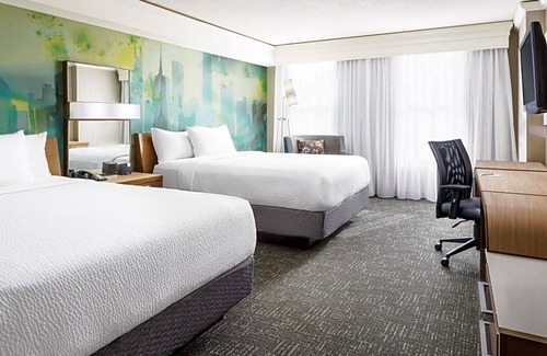 Streeterville Hotel | 3-Star Hotel ∙ Courtyard Chicago Downtown/Magnificent Mile