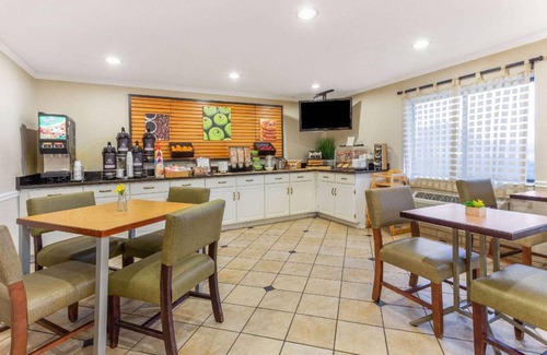 Gurnee Hotel | 30 m² Hotel ∙ 127 guests