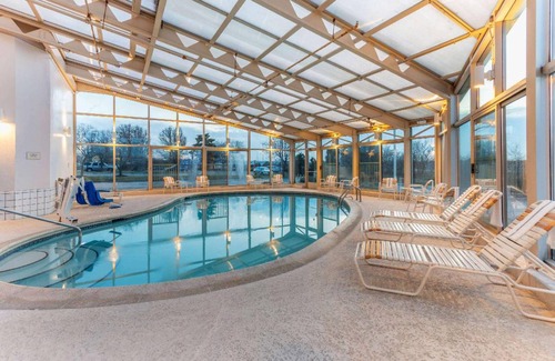 Gurnee Hotel | 30 m² Hotel ∙ 127 guests