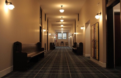 Columbia Hotel | 300 m² Hotel ∙ 7 guests