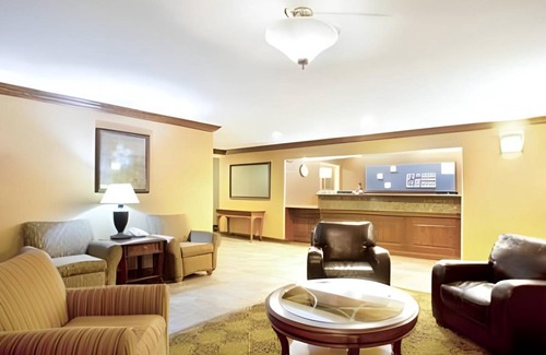 Vernon Hills Hotel | 319 m² Hotel ∙ 127 guests