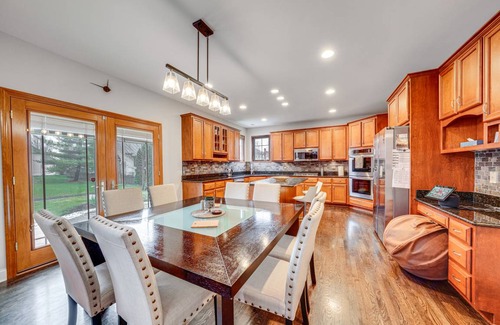 Fox Valley House | 325 m² House ∙ 5 bedrooms ∙ 8 guests