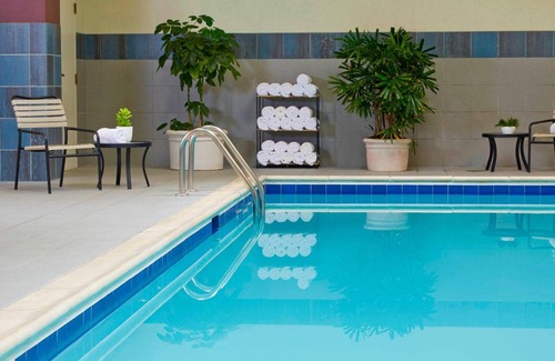 Hoffman Estates Hotel | 33 m² Hotel ∙ 127 guests