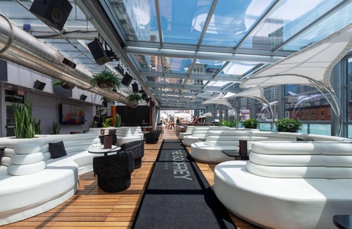 Near North Side Hotel | 34 m² Hotel ∙ 127 guests