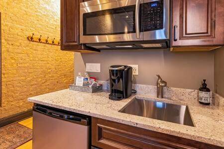 West Dundee Apartment | 39 m² Apartment ∙ 1 bedroom ∙ 2 guests