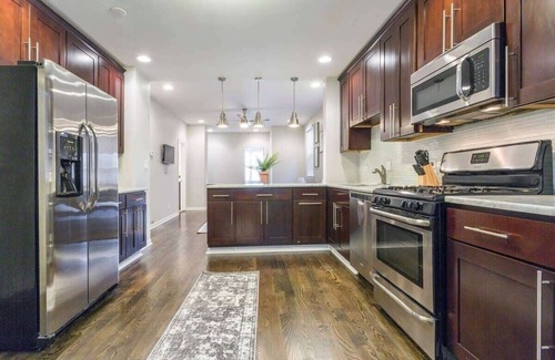 Roscoe Village Apartment | 4/2 Home + Foosball Table | Near Wrigley
