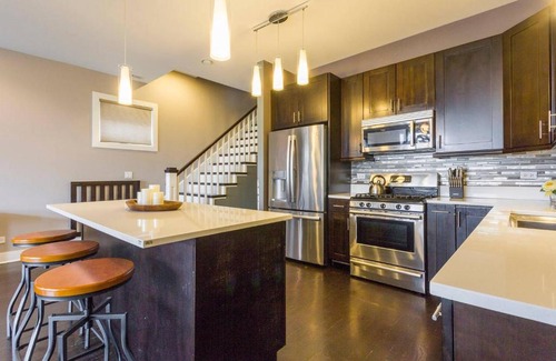 West Town House | 4 Bedroom West Town Luxury Penthouse