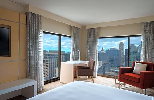 Magnificent Mile Hotel | 4-Star Hotel ∙ Chicago Marriott Downtown Magnificent Mile