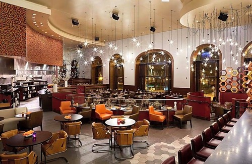 The Loop Hotel | 4-Star Hotel ∙ The Blackstone, Autograph Collection