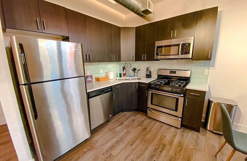 Near South Side Apartment | 420 friendly cutest 1br/1ba with optional parking/sleeps 4
