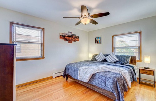 Elmwood Park Condo | 46 m² Condo ∙ 2 bedrooms ∙ 13 guests