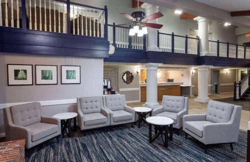 Orange Prairie Hotel | 46 m² Hotel ∙ 127 guests