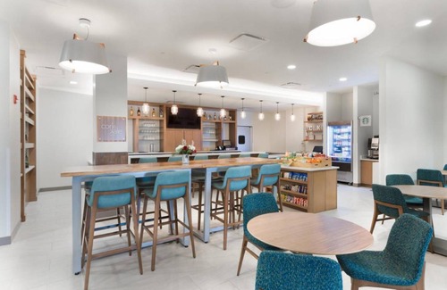 Tinley Park Hotel | 47 m² Hotel ∙ 127 guests