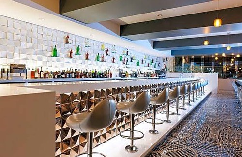 Lakeshore East Hotel | 5-Star Hotel ∙ Radisson Blu Aqua Hotel, Chicago