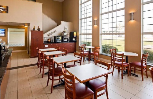 Quad Cities Hotel | 51 m² Hotel ∙ 127 guests