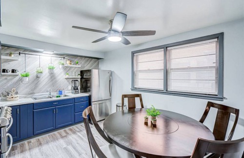 Elmwood Park Condo | 56 m² Condo ∙ 2 bedrooms ∙ 7 guests