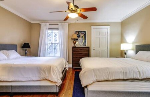Gold Coast Apartment | 57 #3 - Gold Coast Getaway Suite 3 - Sleeps 6