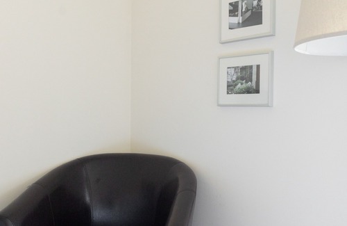 Ravenswood Apartment | 5min to Wrigley, Aragon | Quiet w/ View | Zencity