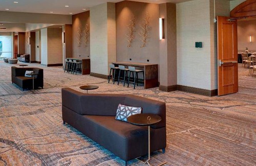 Burr Ridge Hotel | 68 m² Hotel ∙ 127 guests