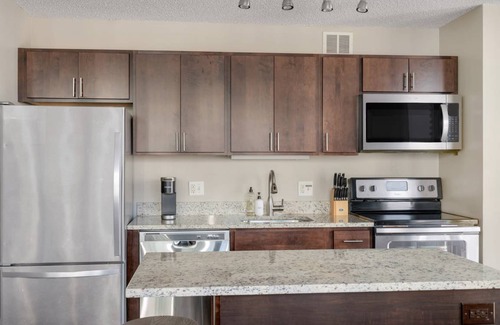 Near North Side Hotel | 69 m² Hotel ∙ 1 bedroom ∙ 3 guests