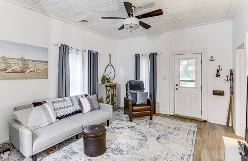 Carterville House | 69 m² House ∙ 3 bedrooms ∙ 8 guests