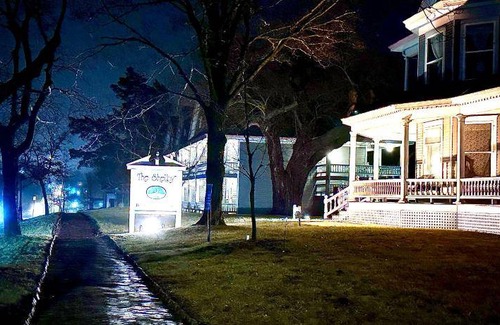Shelbyville Hotel | 70 m² Motel ∙ 4 guests