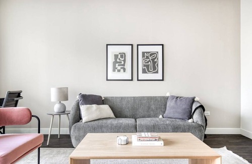 Elmhurst Apartment | 77 m² Apartment ∙ 1 bedroom ∙ 2 guests