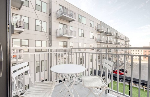 Elmhurst Apartment | 77 m² Apartment ∙ 1 bedroom ∙ 2 guests
