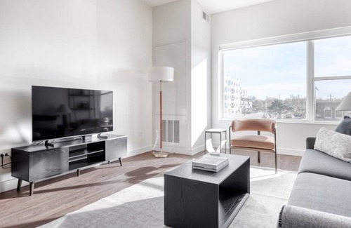 Elmhurst Apartment | 78 m² Apartment ∙ 1 bedroom ∙ 2 guests