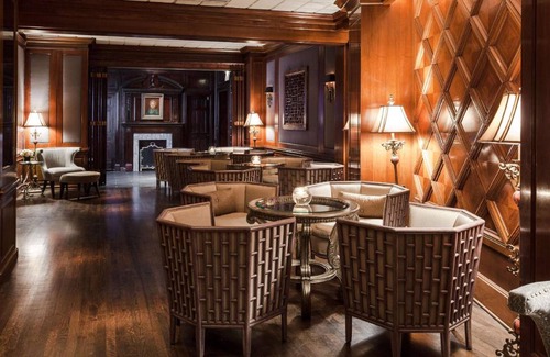 Near North Side Hotel | 79 m² Hotel ∙ 127 guests