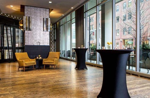 Downtown Chicago Hotel | 81 m² Hotel ∙ 127 guests