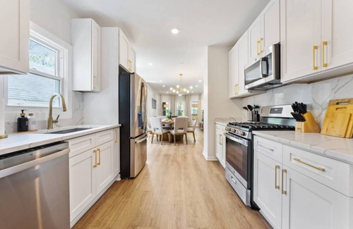Oak Park House | 82 m² House ∙ 4 bedrooms ∙ 8 guests