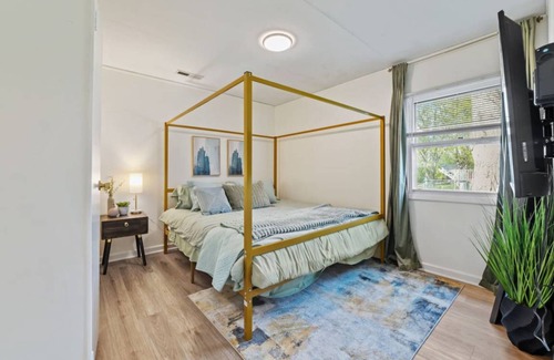 Streamwood House | 92 m² House ∙ 3 bedrooms ∙ 6 guests