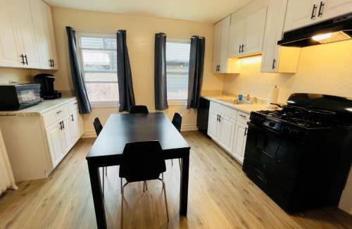 Evanston Apartment | 93 m² Apartment ∙ 2 bedrooms ∙ 6 guests