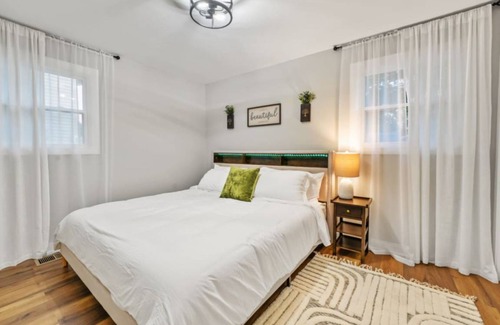 Rolling Meadows House | 98 m² House ∙ 3 bedrooms ∙ 6 guests