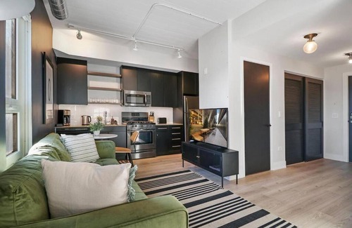 Lakeview Apartment | Apartments in Chicago, IL, USA