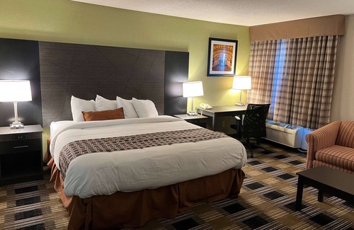 Champaign Hotel | Baymont by Wyndham Champaign