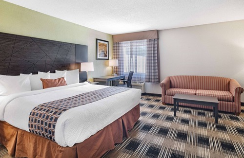 Champaign Hotel | Baymont by Wyndham Champaign