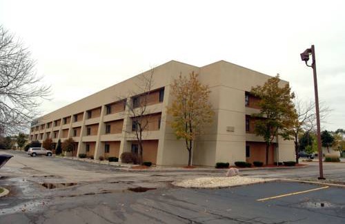 Glenview Hotel | Baymont by Wyndham Glenview