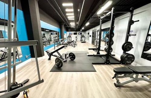 Near South Side Apartment | Beautiful 2BR with Smart TV, Gym Access & Parking Close to McCormick Place, Museums & Lake Michigan