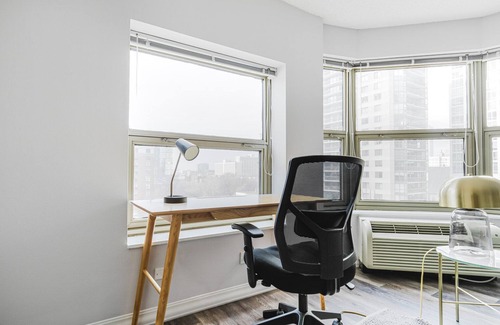 Rush and Division Apartment | Blueground | Gold Coast, BBQ & gym, nr Hancock