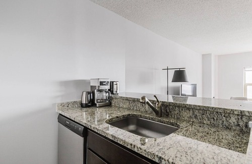 Near North Side Apartment | Blueground | Gold Coast, BBQ & gym, nr Hancock