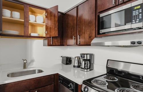 Near North Side Apartment | Blueground | Gold Coast, rooftop & gym, nr Hancock